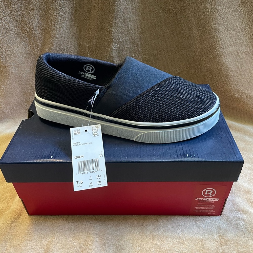 Reebok Katura Black Slip On Walking Shoes BNIB